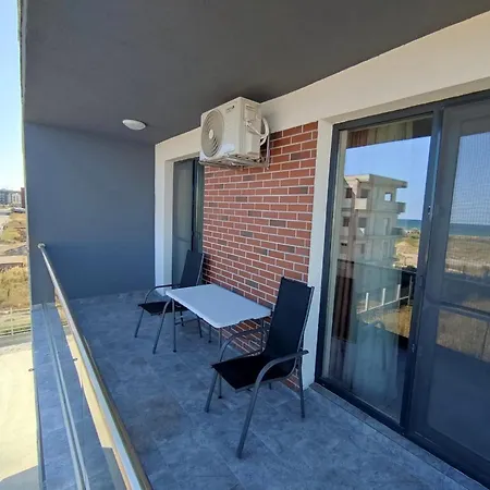Eka-ban Apartment Navodari